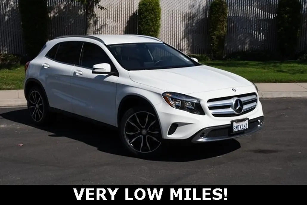 2017 Mercedes Benz GLA 250 photo 1
