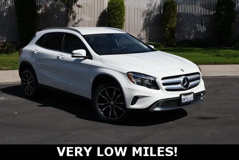 2017 Mercedes Benz GLA 250 photo 1