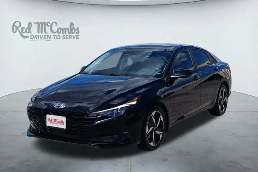 2023 Hyundai Elantra SEL photo 1