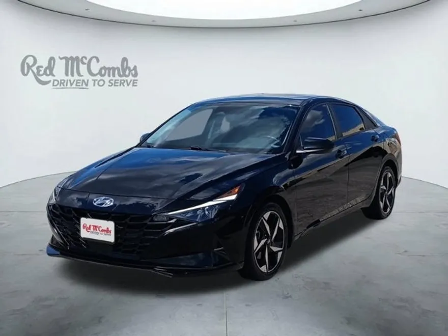 2023 Hyundai Elantra SEL photo 1