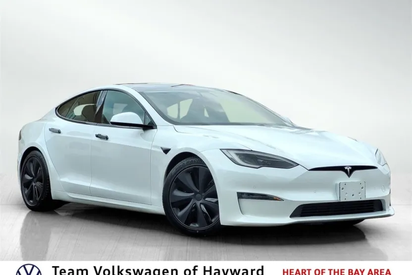 2022 Tesla Model S photo 1