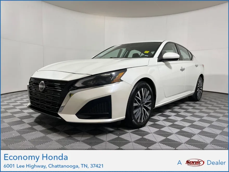 2023 Nissan Altima 2.5 SV photo 1