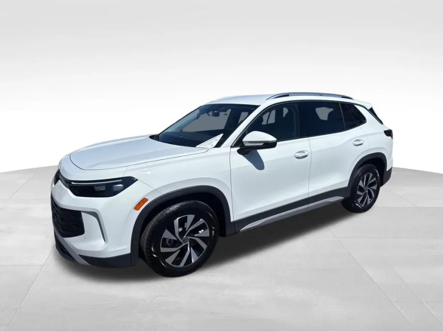 2025 Volkswagen Tiguan S photo 1