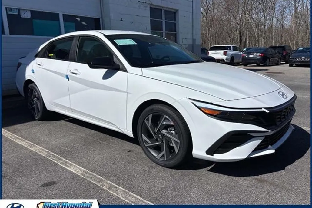 2025 Hyundai Elantra Hybrid SEL Sport photo 1