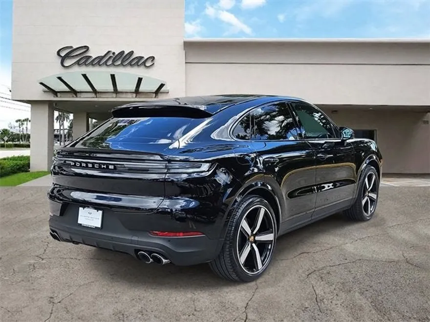 2024 Porsche Cayenne Base photo 4
