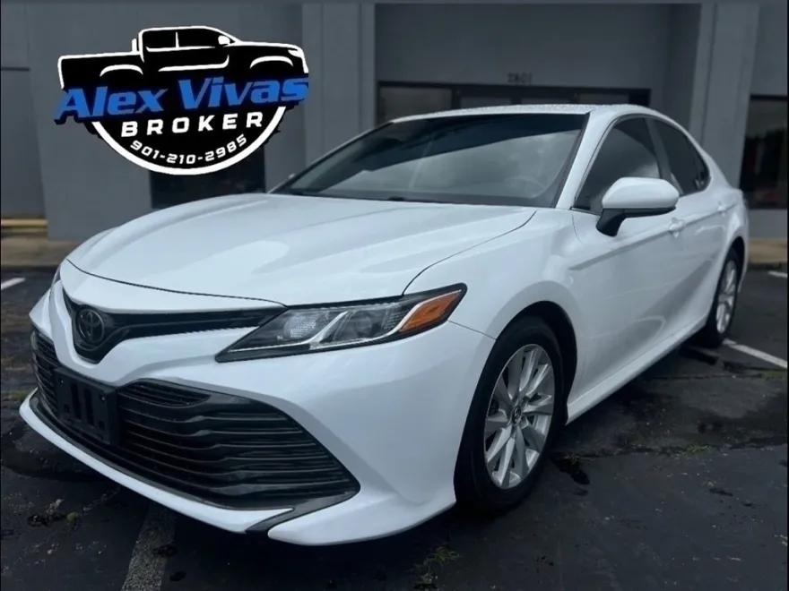 2020 Toyota Camry LE photo 1
