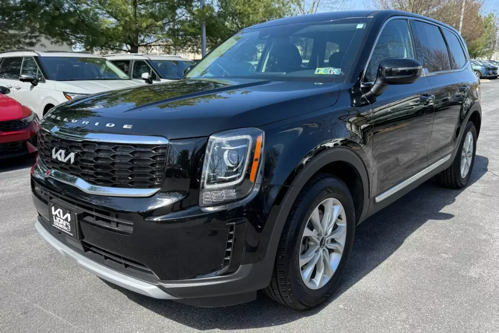 2022 Kia Telluride LX photo 1