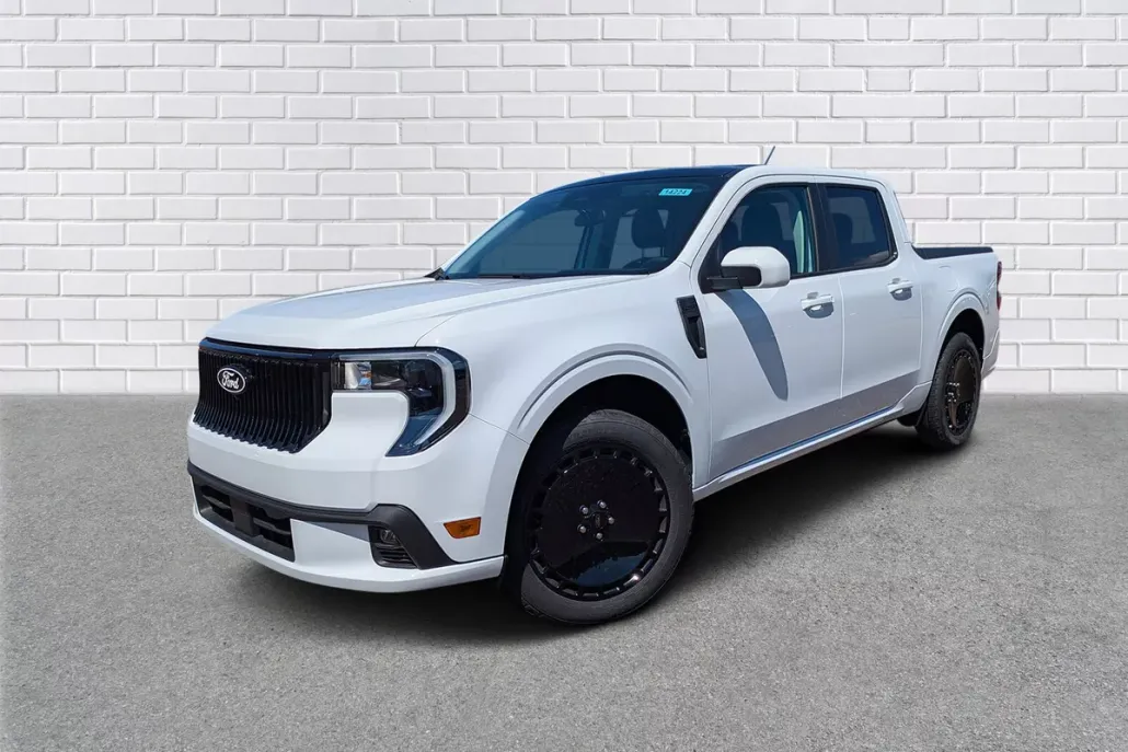 2025 Ford Maverick photo 1