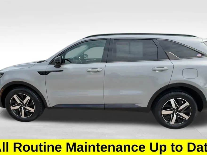 2022 Kia Sorento EX photo 1