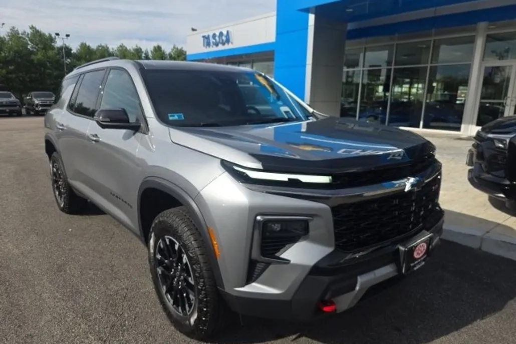 2024 Chevrolet Traverse Z71 photo 1