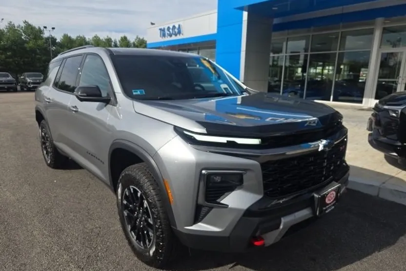 2024 Chevrolet Traverse Z71 photo 1