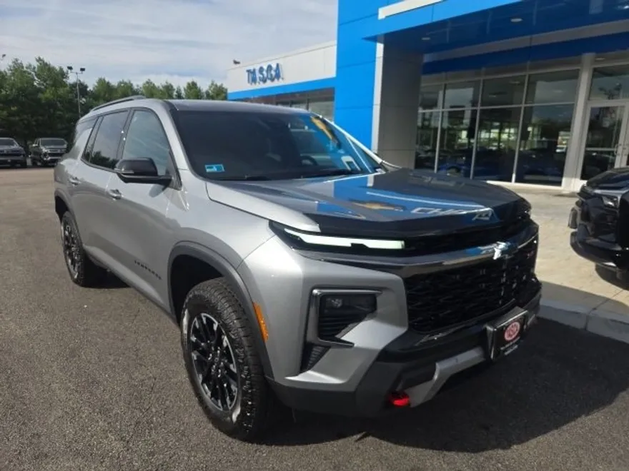 2024 Chevrolet Traverse Z71 photo 1