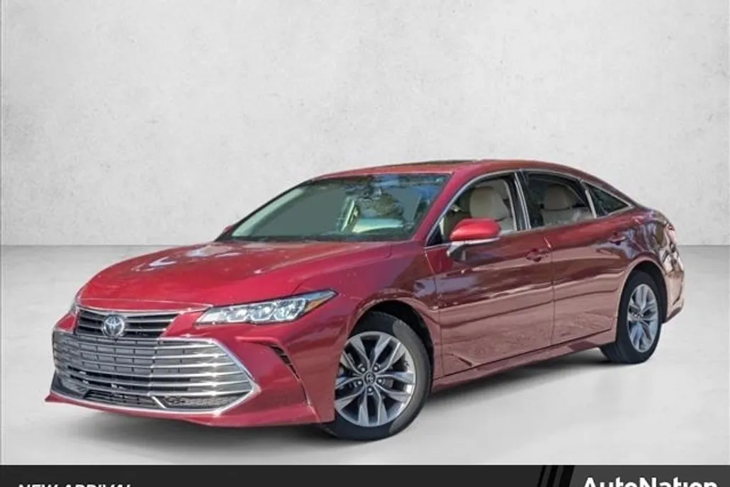 2019 Toyota Avalon XLE photo 1
