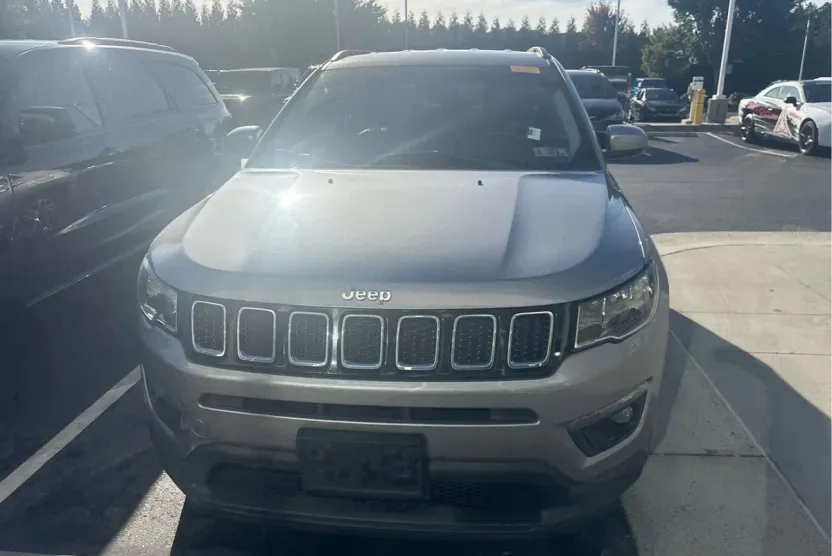 2017 Jeep Compass Latitude photo 1
