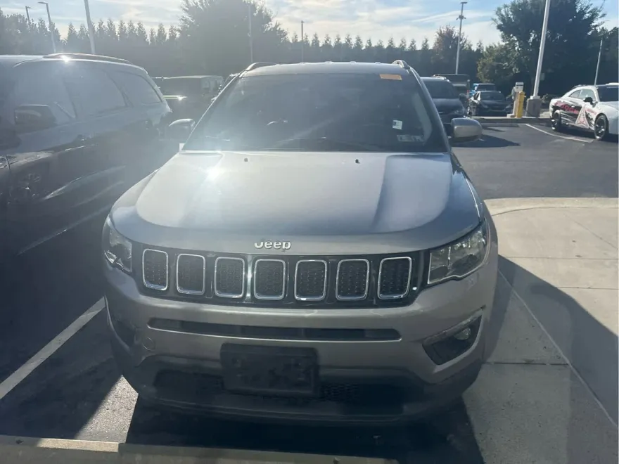 2017 Jeep Compass Latitude photo 1