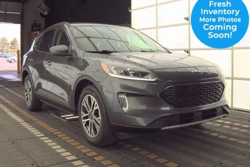 2020 Ford Escape SEL photo 1
