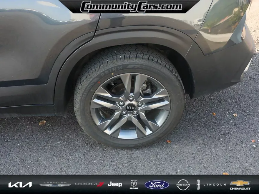 2021 Kia Seltos S photo 1