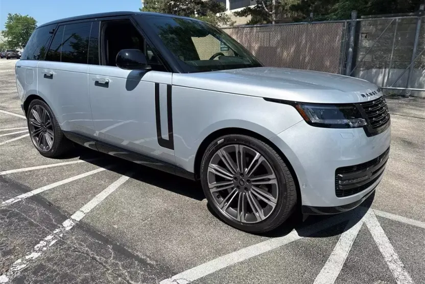 2025 Land Rover Range Rover SE photo 1
