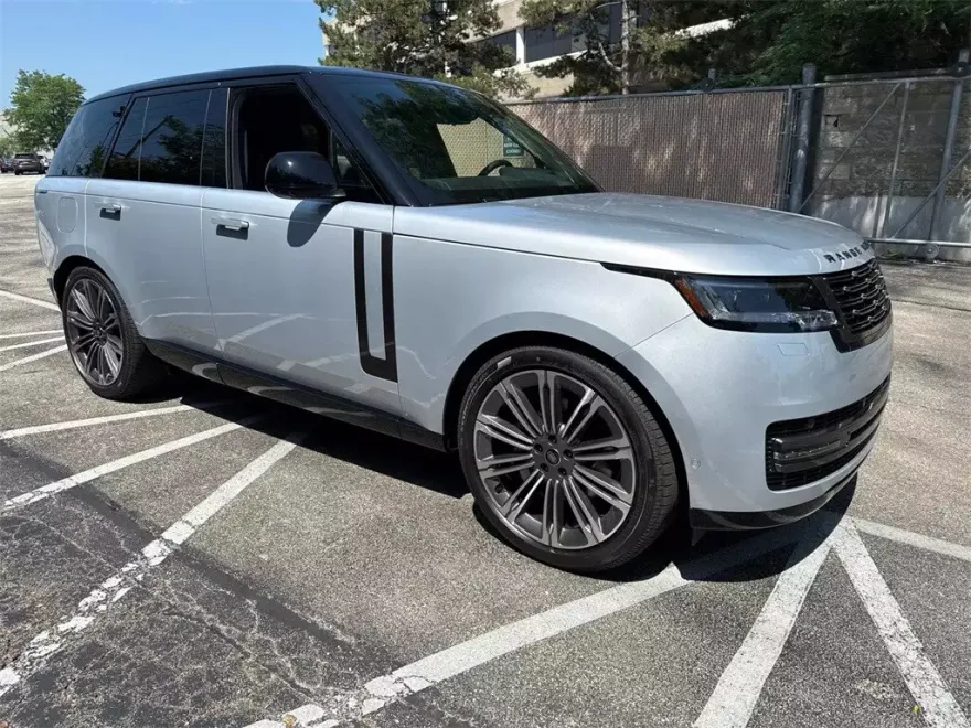 2025 Land Rover Range Rover SE photo 1