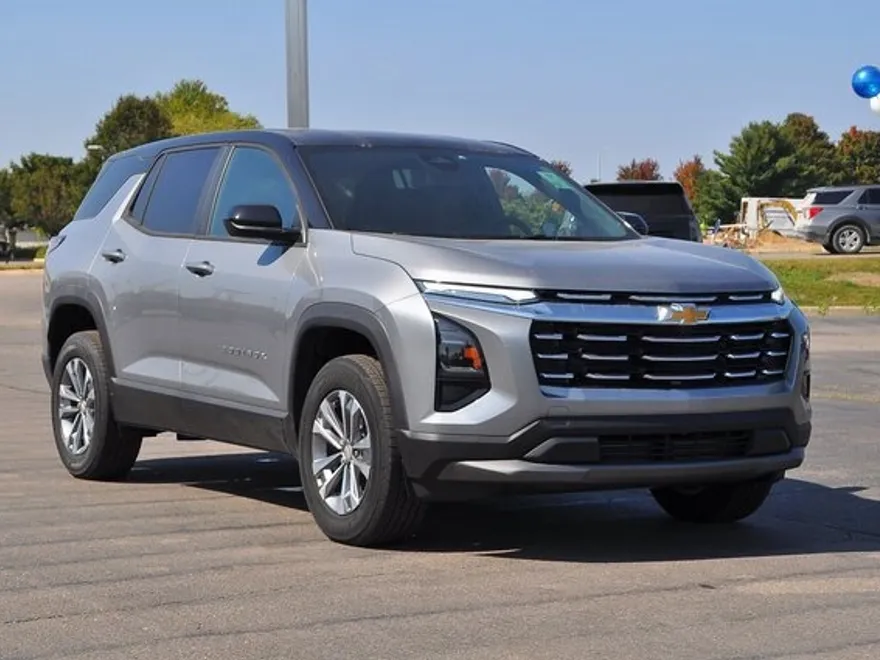 2026 Chevrolet Equinox LT photo 1
