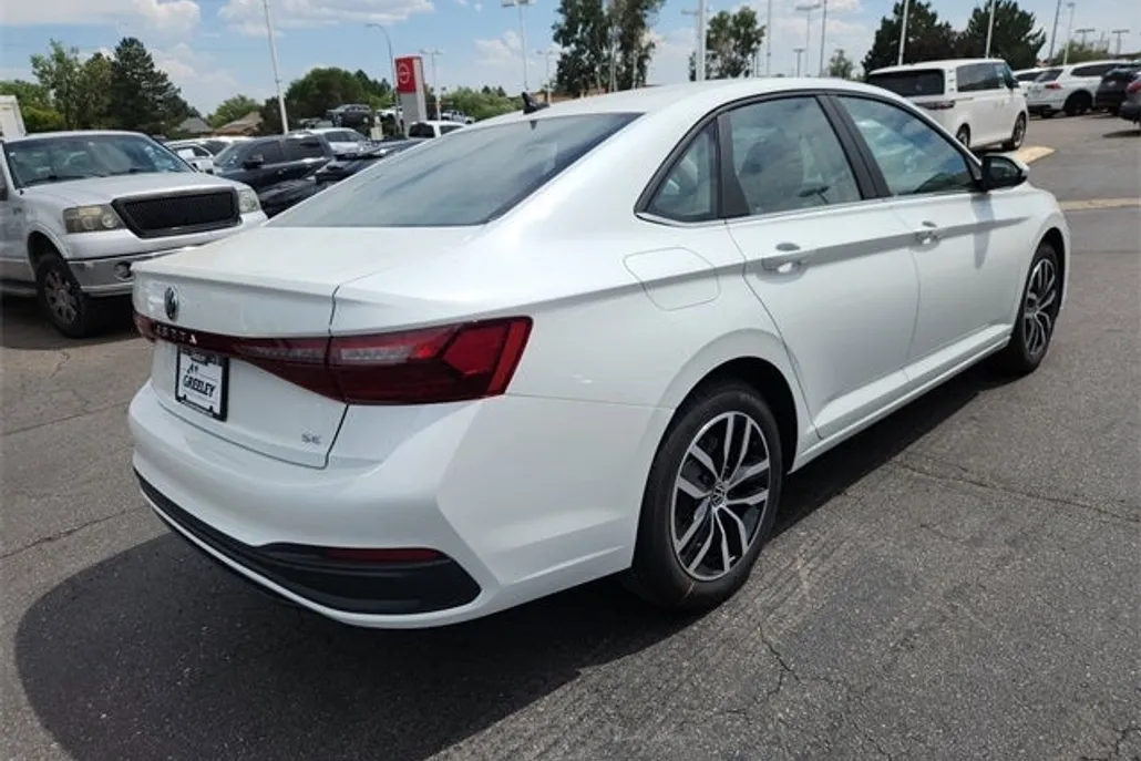 2025 Volkswagen Jetta 1.5T SE photo 1