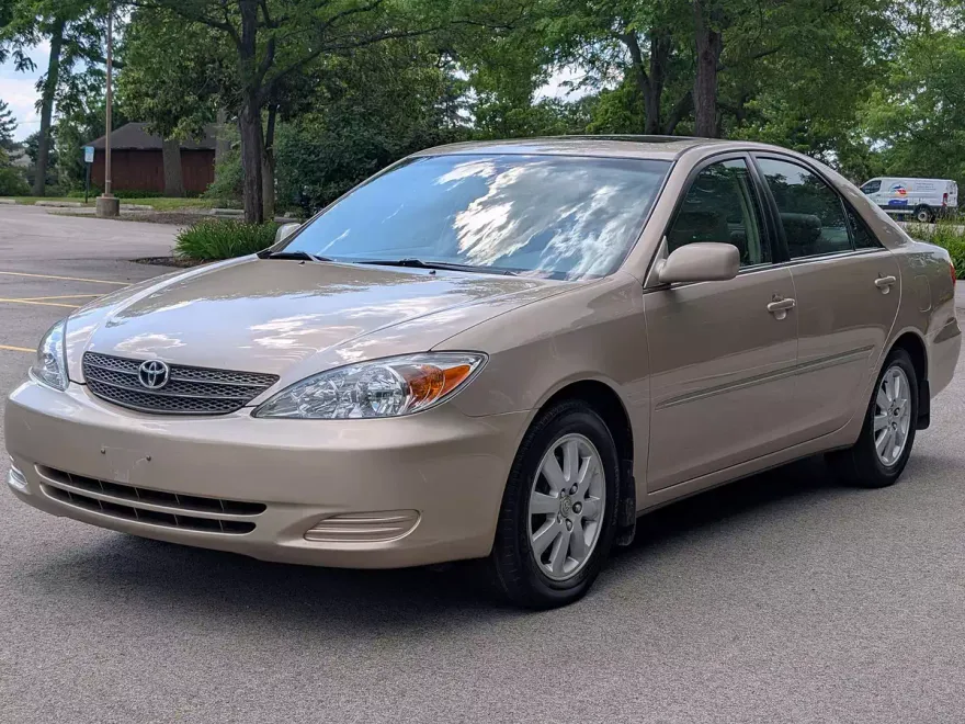 2002 Toyota Camry V6 photo 1