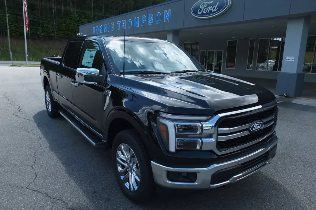 2025 Ford F-150 Lariat photo 1