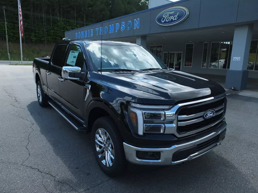 2025 Ford F-150 Lariat photo 1