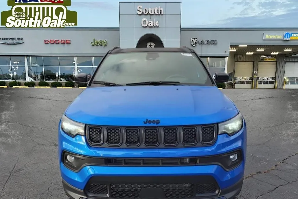 2023 Jeep Compass Altitude photo 1