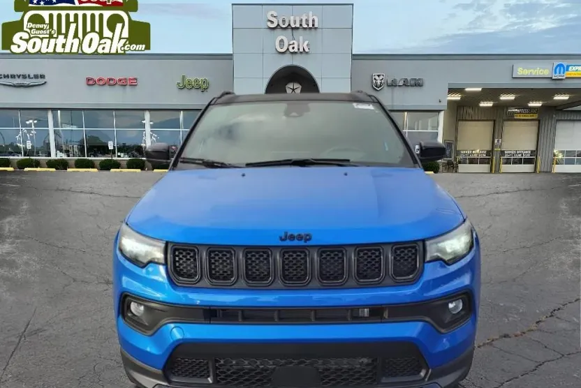 2023 Jeep Compass Altitude photo 1