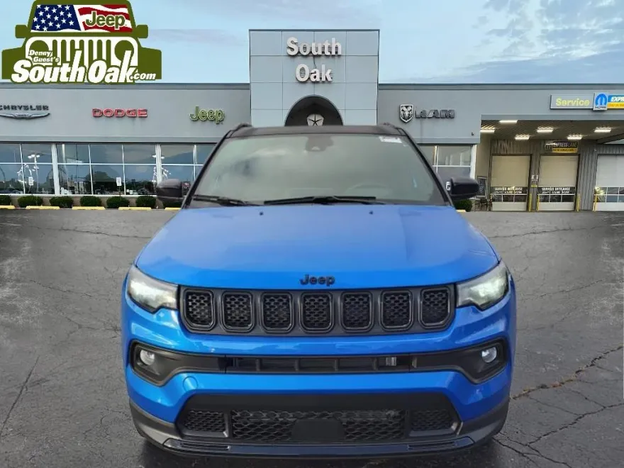 2023 Jeep Compass Altitude photo 1