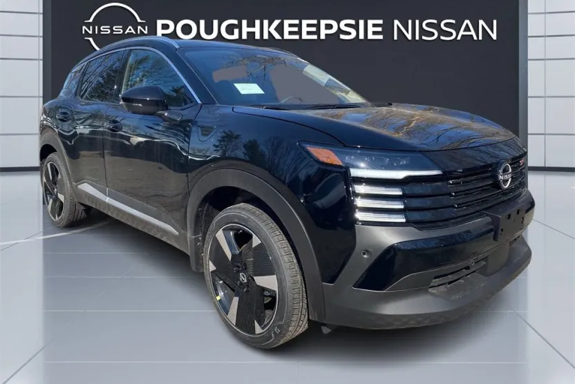 2025 Nissan Kicks SR photo 1