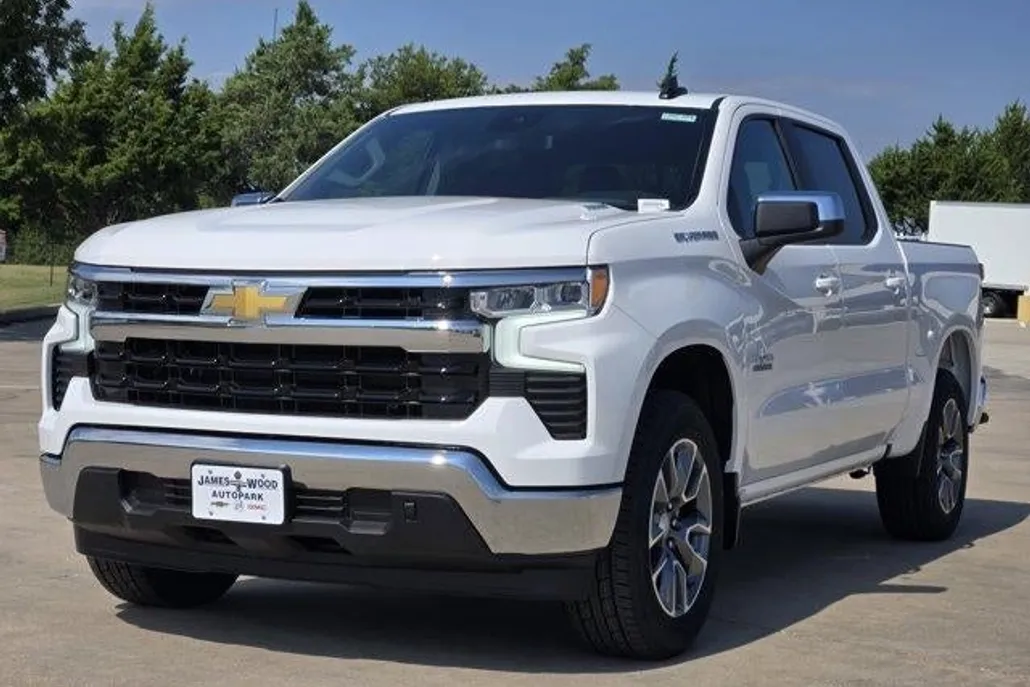 2026 Chevrolet Silverado 1500 LT photo 1