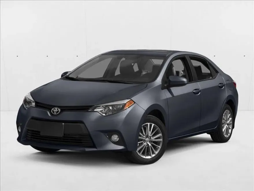 2015 Toyota Corolla LE photo 1