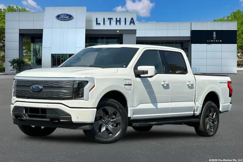 2022 Ford F-150 Lightning Lariat photo 1