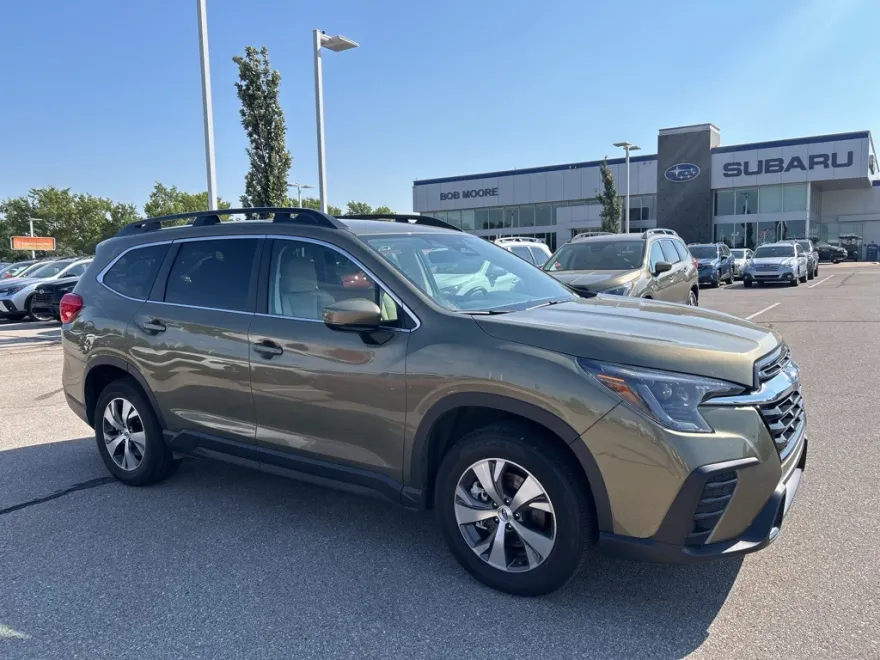 2025 Subaru Ascent Premium photo 1