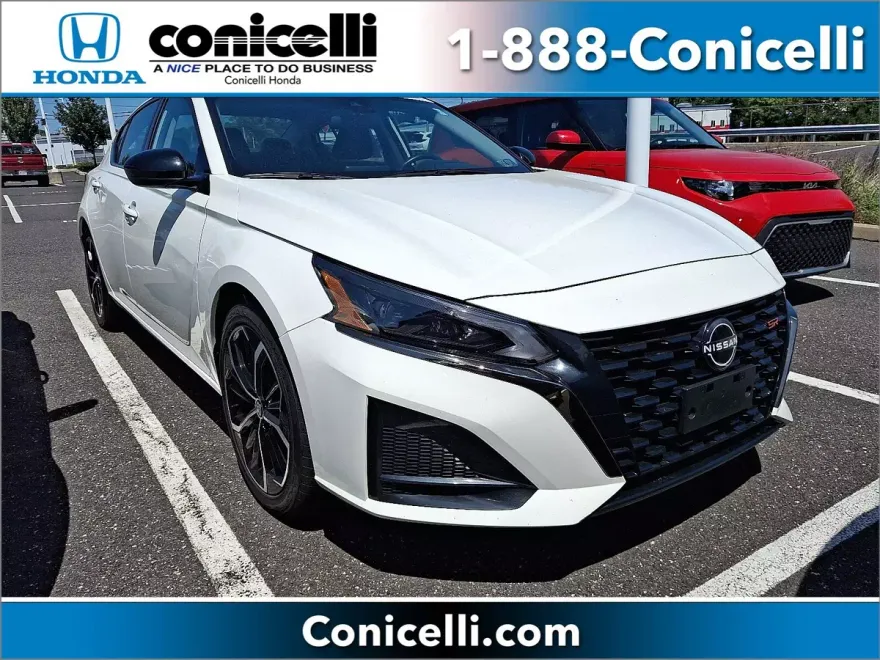 2024 Nissan Altima 2.5 SR photo 1