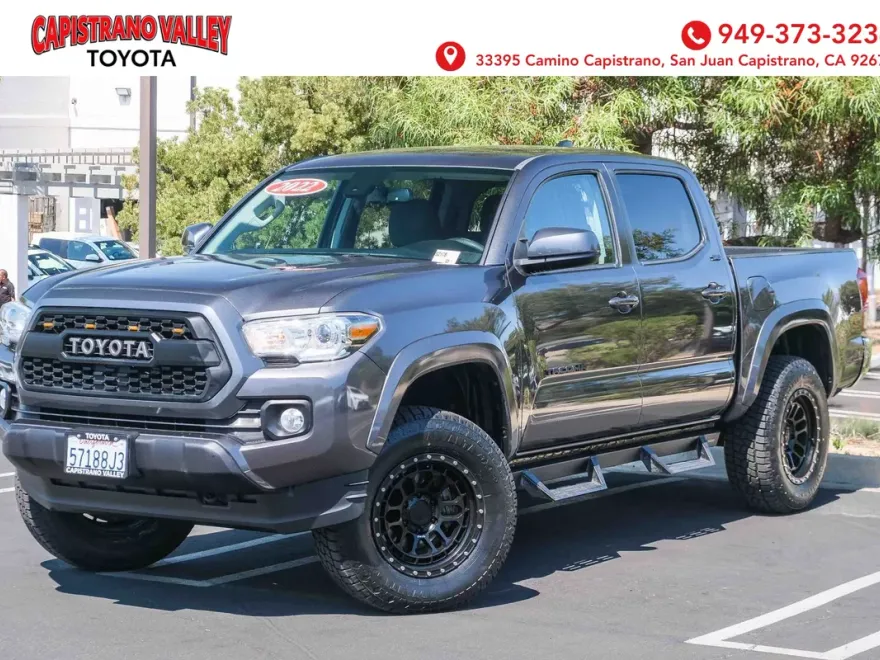 2022 Toyota Tacoma SR5 Double Cab photo 1