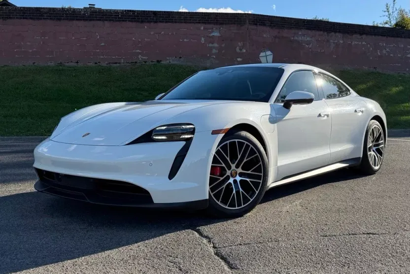 2020 Porsche Taycan 4S photo 1
