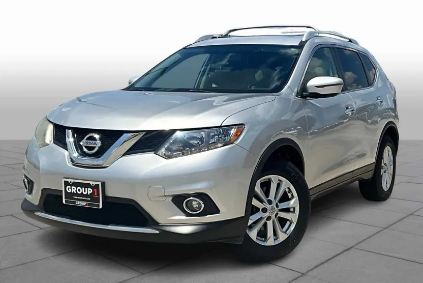 2016 Nissan Rogue SV photo 1