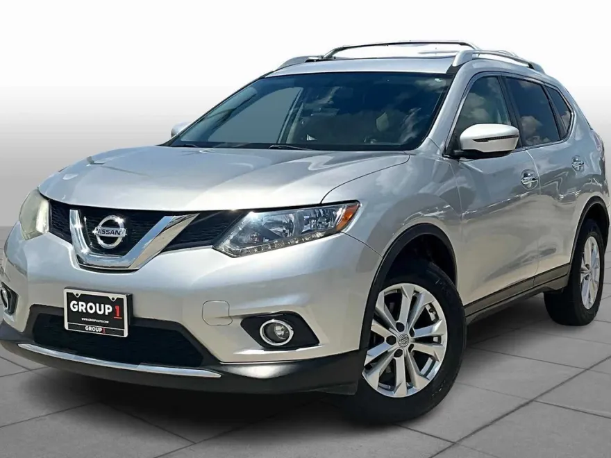 2016 Nissan Rogue SV photo 1