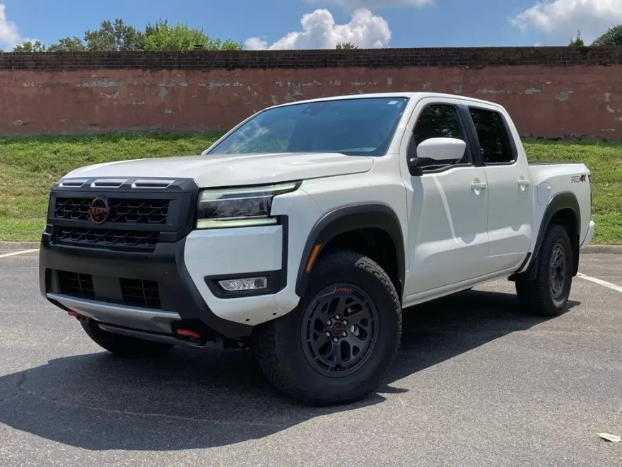 2025 Nissan Frontier PRO-4X photo 1