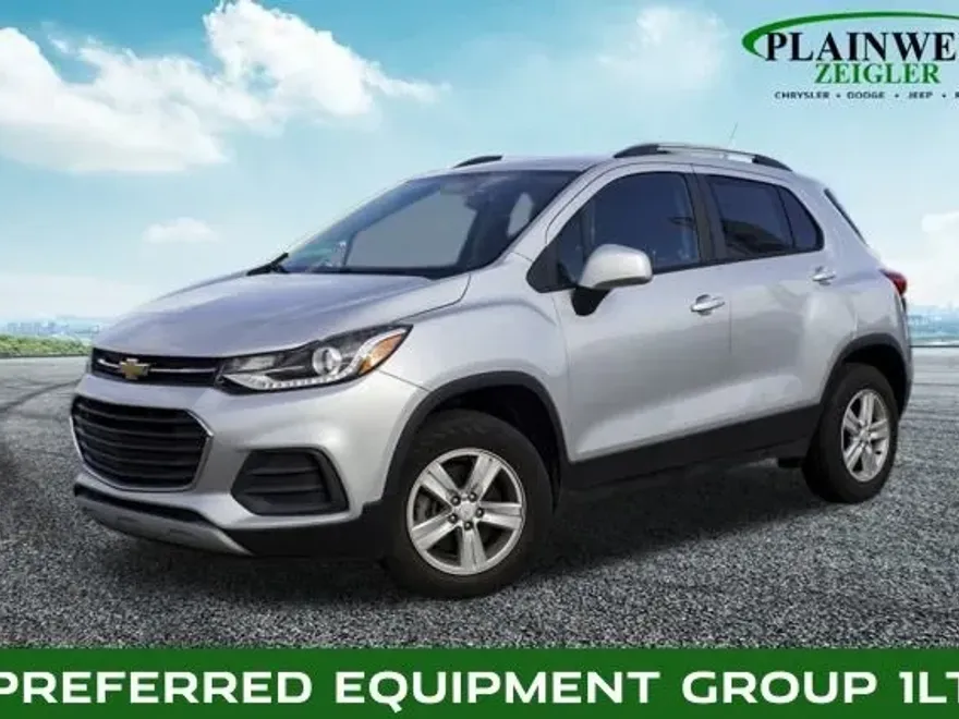 2022 Chevrolet Trax LT photo 1