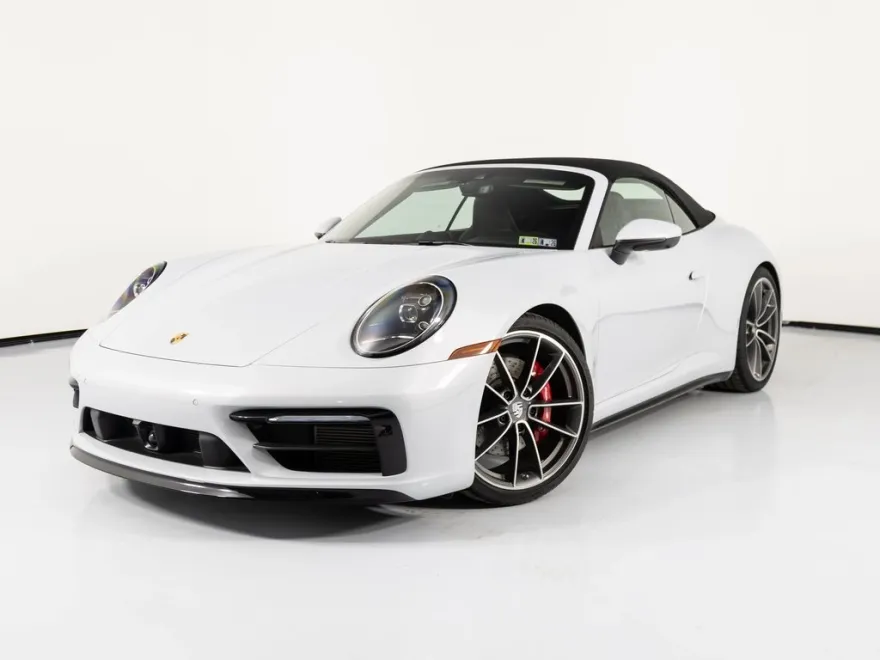 2024 Porsche 911 4S Cabriolet photo 1