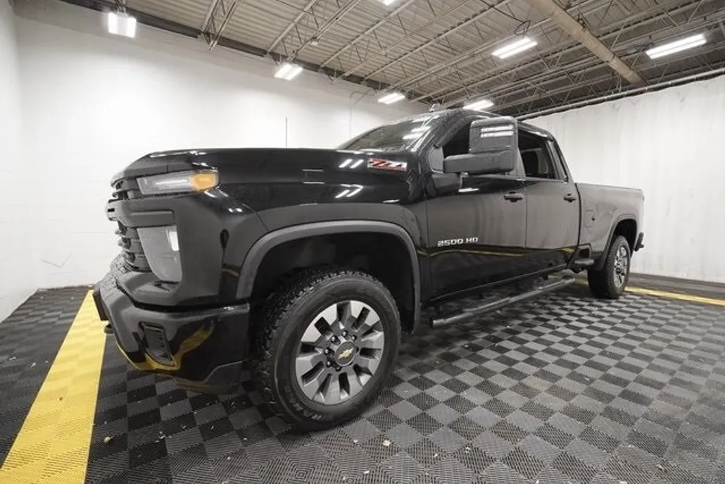 2024 Chevrolet Silverado 2500HD Custom photo 1