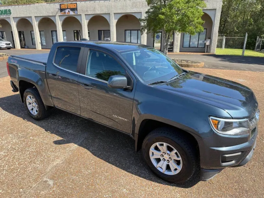 2019 Chevrolet Colorado LT photo 1