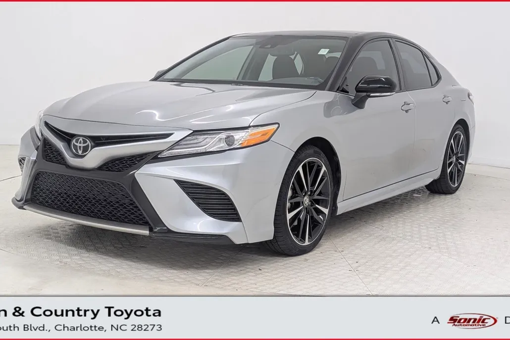 2020 Toyota Camry XSE photo 1