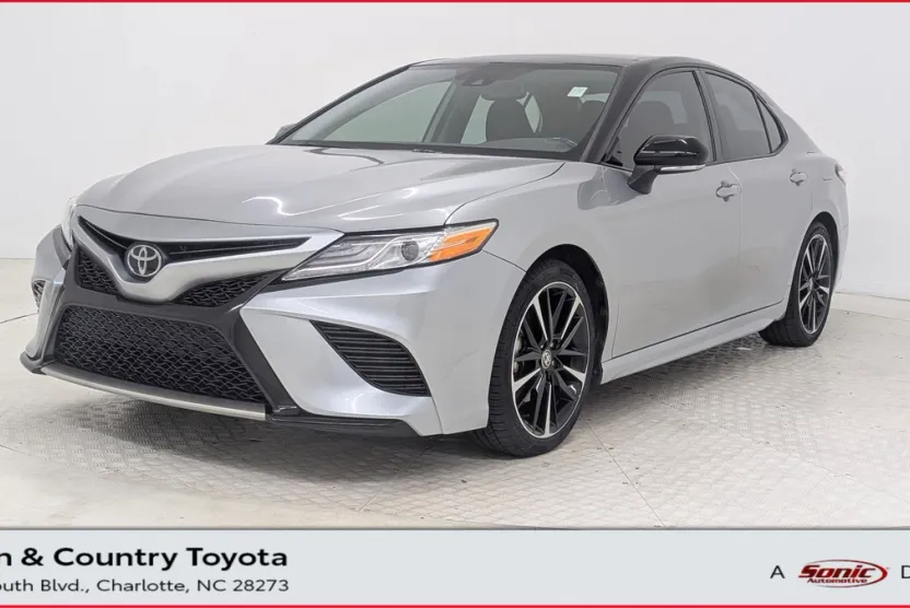 2020 Toyota Camry XSE photo 1