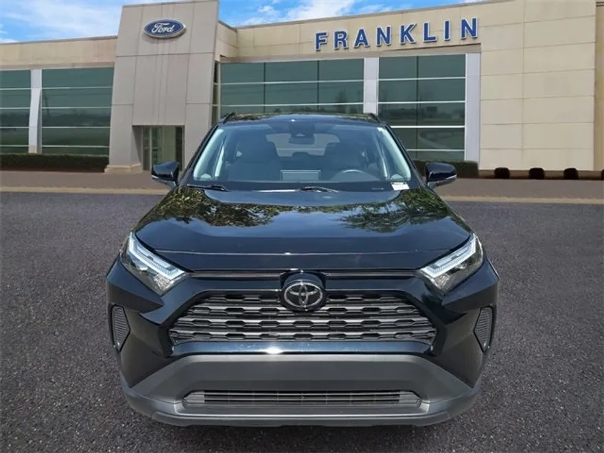 2024 Toyota RAV4 XLE photo 1