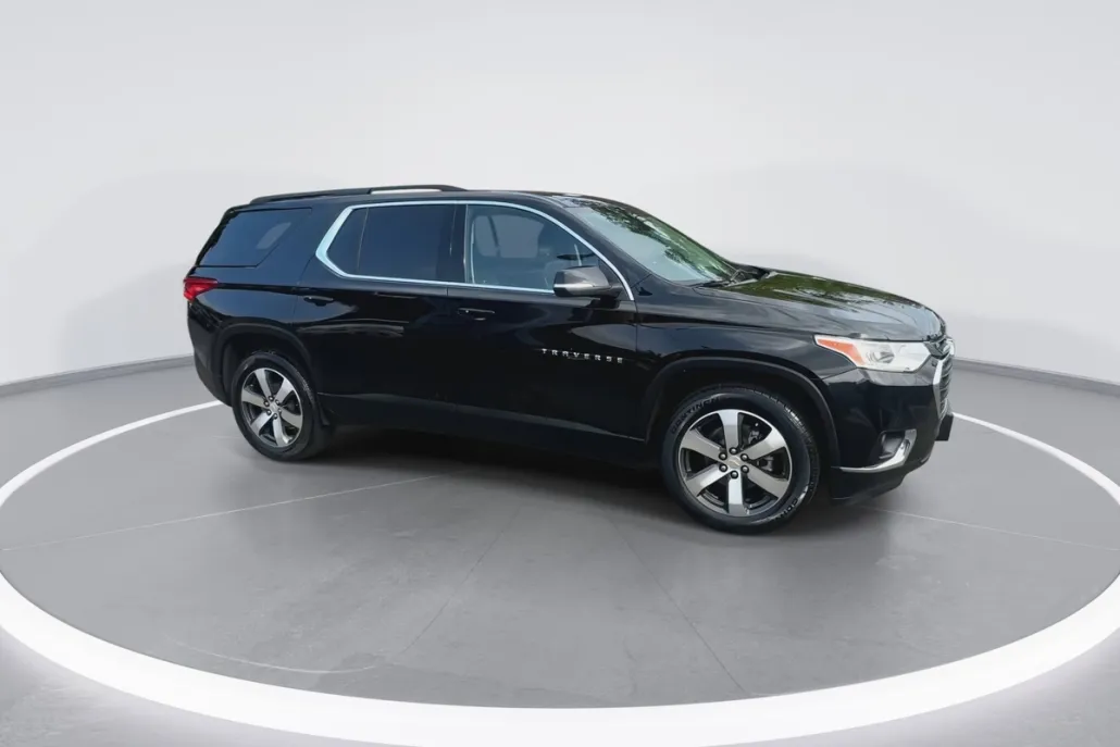2021 Chevrolet Traverse Leather photo 1